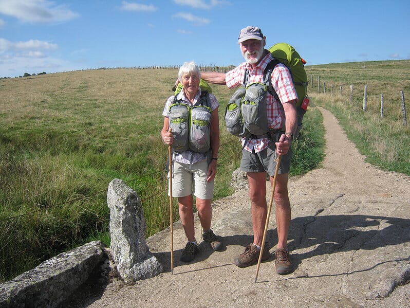 Couple wearing the right backpack - Aarn